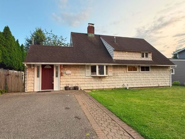 Hicksville, NY 11801