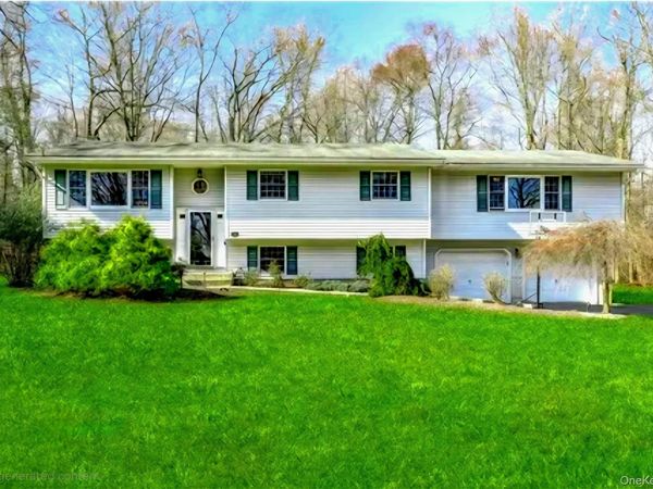 25 Ackerman Avenue , Airmont, NY 10901
