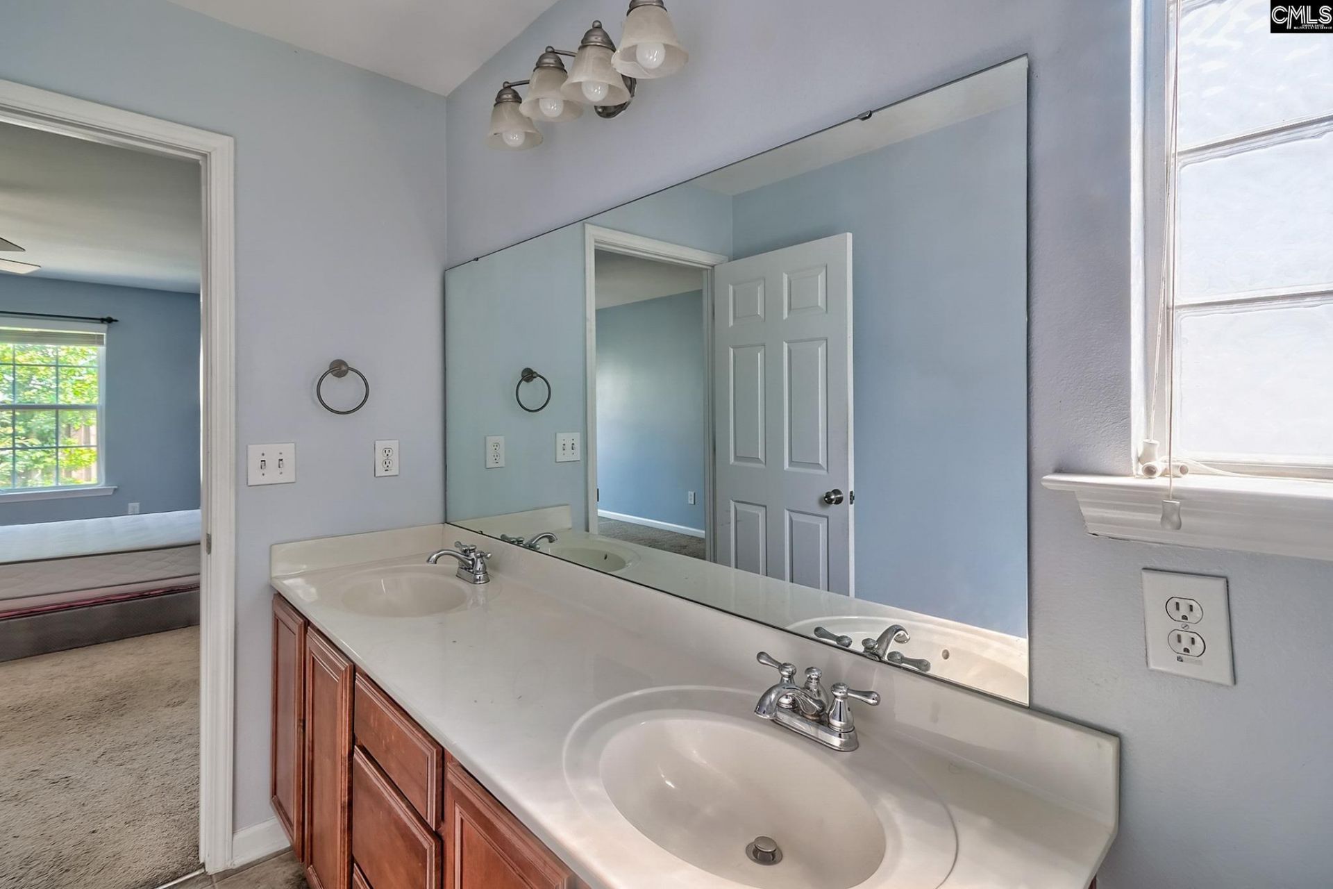 411 Moet Drive  Photo 22