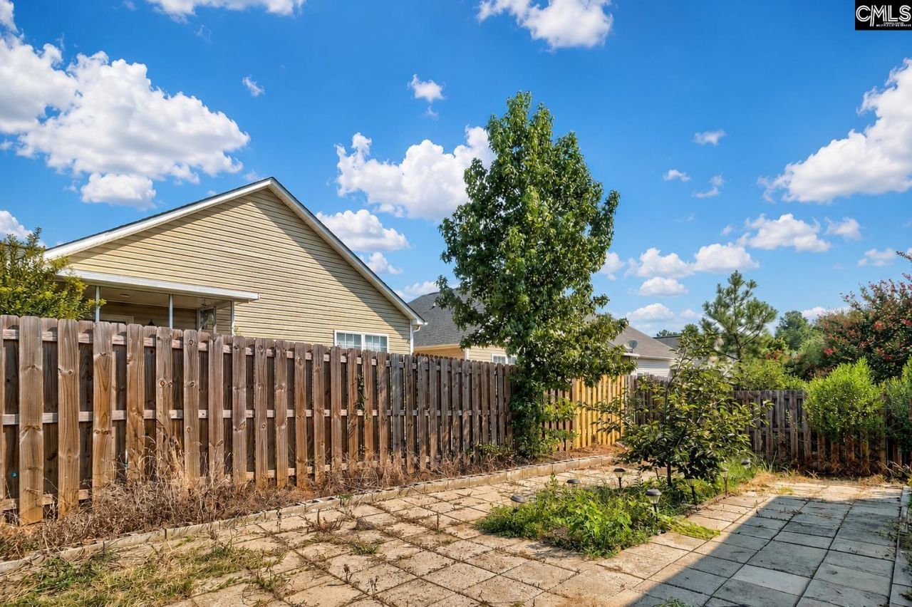 411 Moet Drive  Photo 28