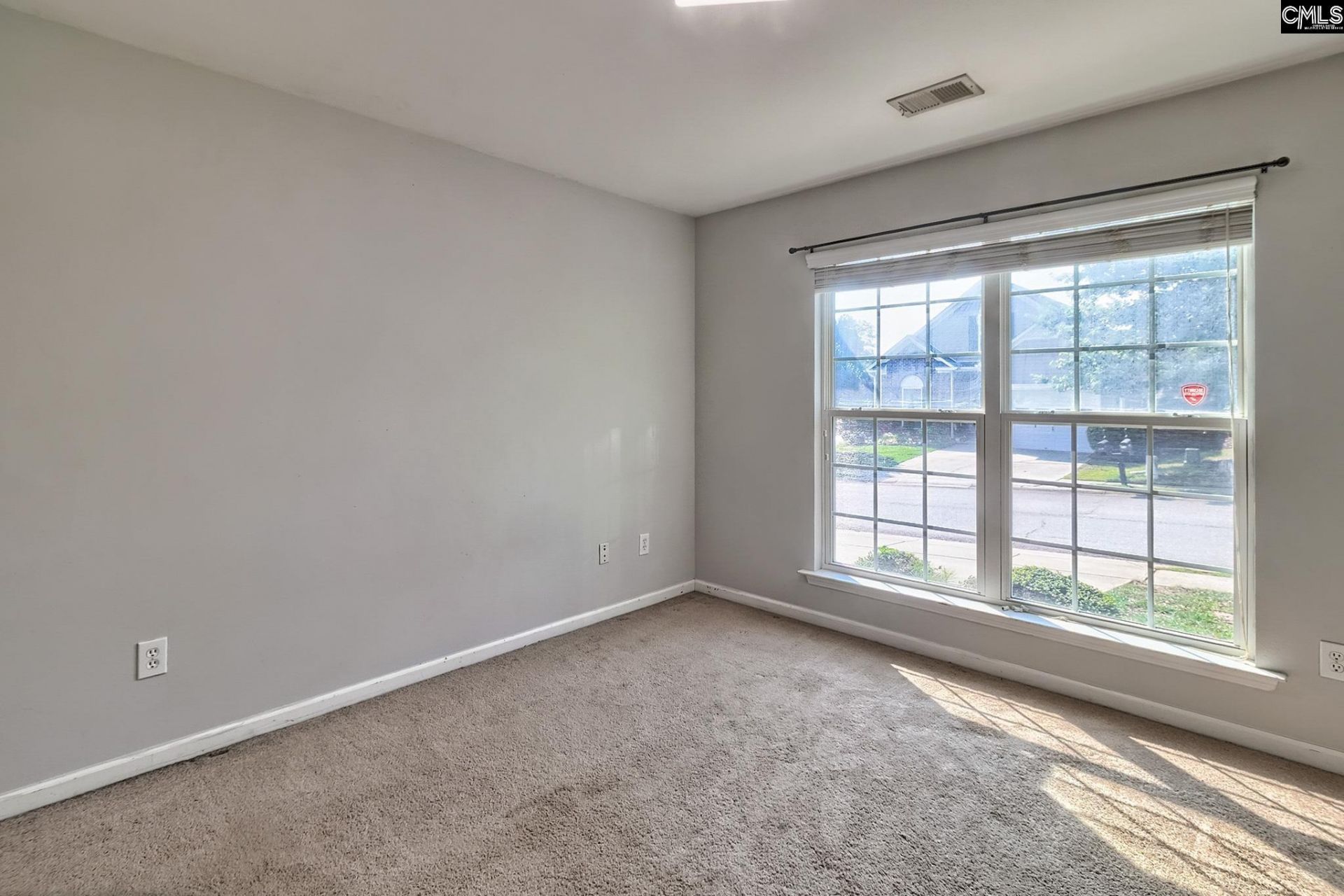411 Moet Drive  Photo 6