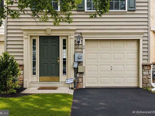 30 N SAVANNA DRIVE , POTTSTOWN, PA 19465