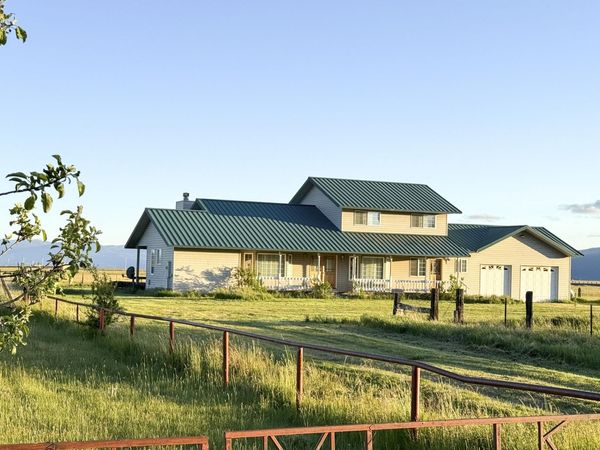 52280 Klamath Street, Fort Klamath, OR 97626