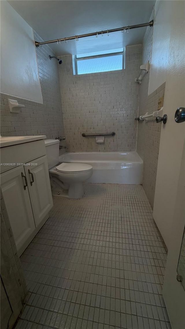 3000 Marcos Dr, Unit P210, Aventura, FL 33160 Photo