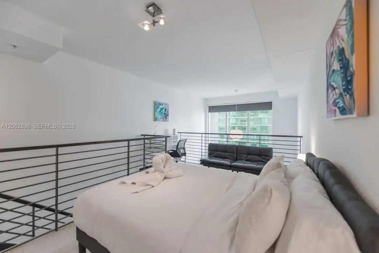 60 SW 13th St , Unit 3814, Miami, FL 33130 Photo
