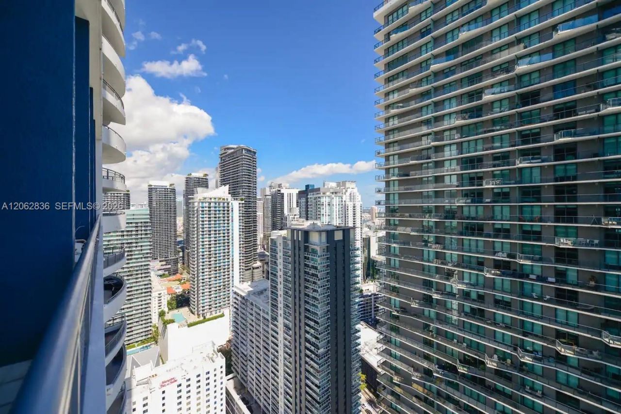 60 SW 13th St , Unit 3814, Miami, FL 33130 Photo