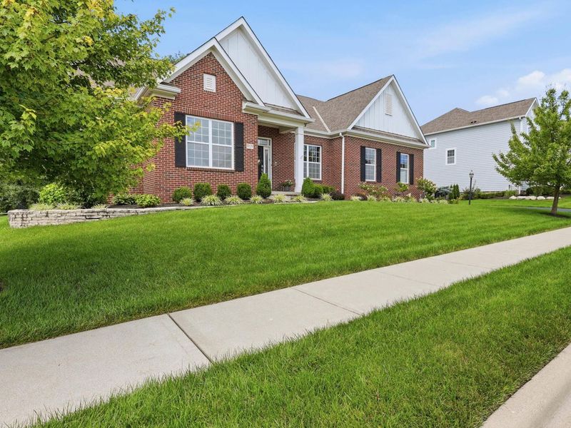 8418 Holmesdale Place, New Albany, OH 43054 Photo 2