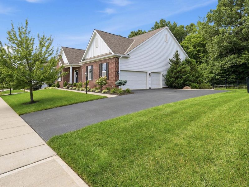 8418 Holmesdale Place, New Albany, OH 43054 Photo 3