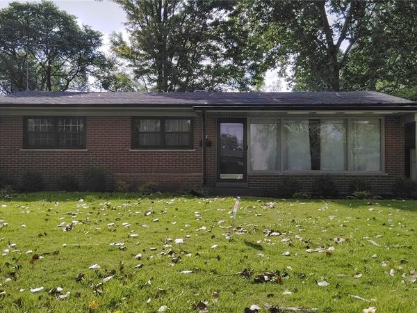 2 Saint Rose Court, Florissant, MO 63031