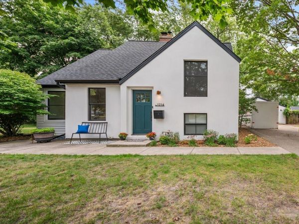 1214 Woodlawn Avenue, Grand Haven, MI 49417