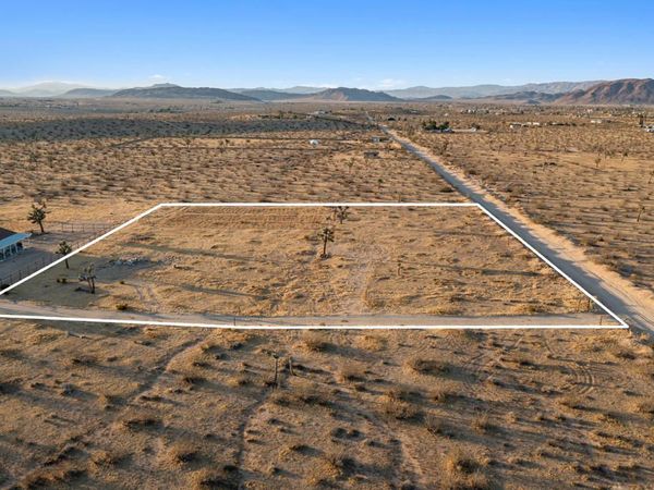 226 Rainbow Road, Landers, CA 92285