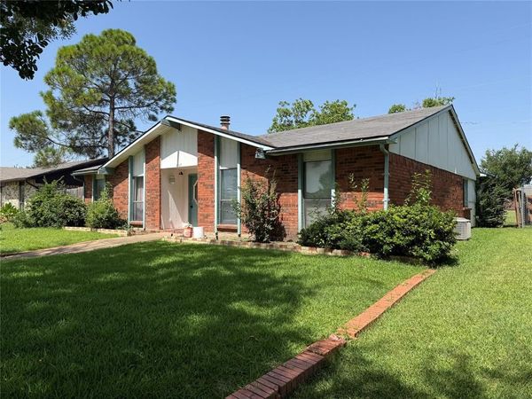 3527 Longcourt Circle , Mesquite, TX 75150