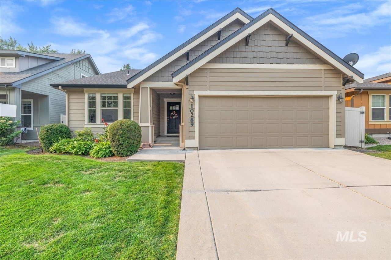 10289 W Dover Heights Ct, Boise, ID 83704 Main Photo