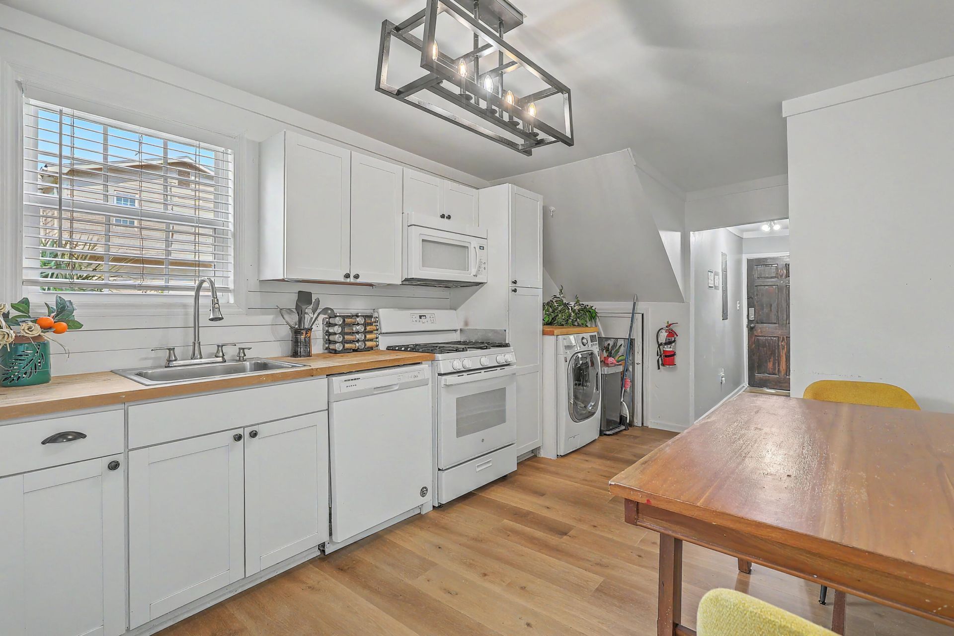 3 Strawberry Lane Photo 7