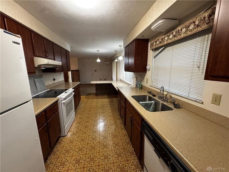 924 Warburton Drive, Trotwood, OH 45426 Photo 5