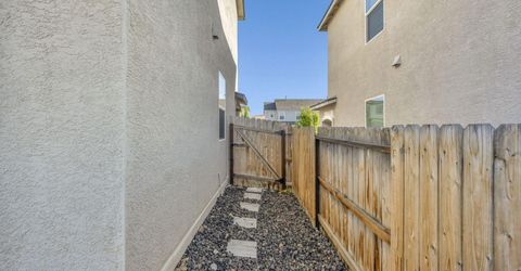 8863 Wolf Moon Drive, Reno, NV 89506 Photo