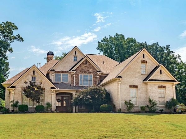3930 POINTE DR, Lakeland, TN 38002