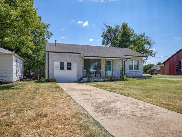 723 S 10th Street, Kingfisher, OK 73750