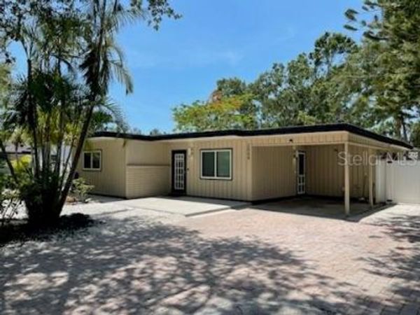 2559 E PAULSTAN COURT , SARASOTA, FL 34237