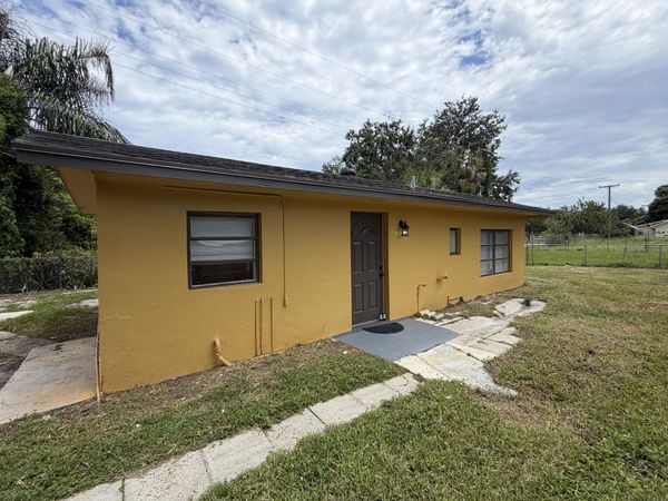 2320 SUNRISE Drive, (Back Unit, West Palm Beach, FL 33415