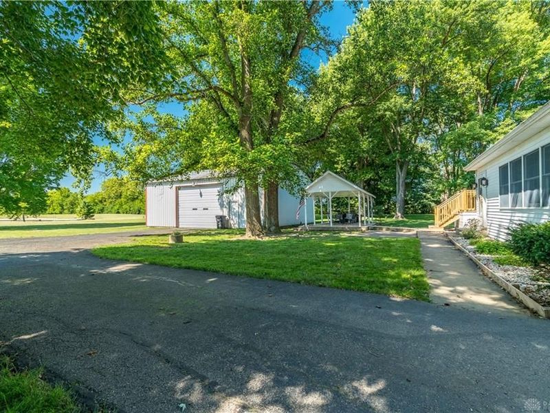 2990 Peebles Road, Troy, OH 45373 Photo 10