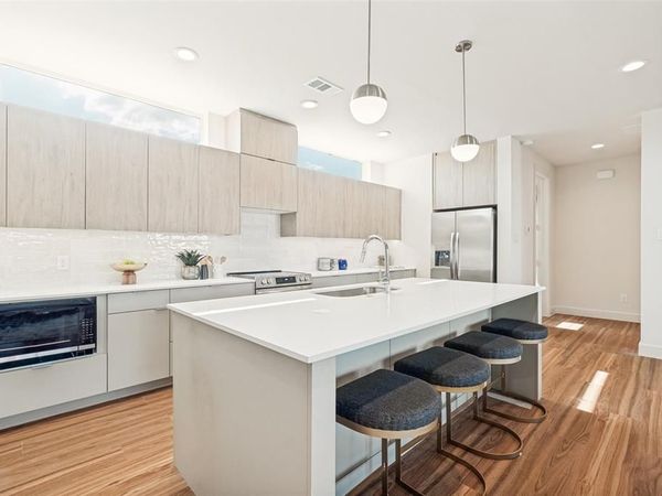 1311 Madrigal Parkway , Dallas, TX 75206