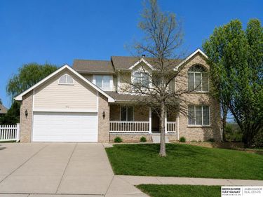 1016 Tekamah Lane, Papillion, NE 68046