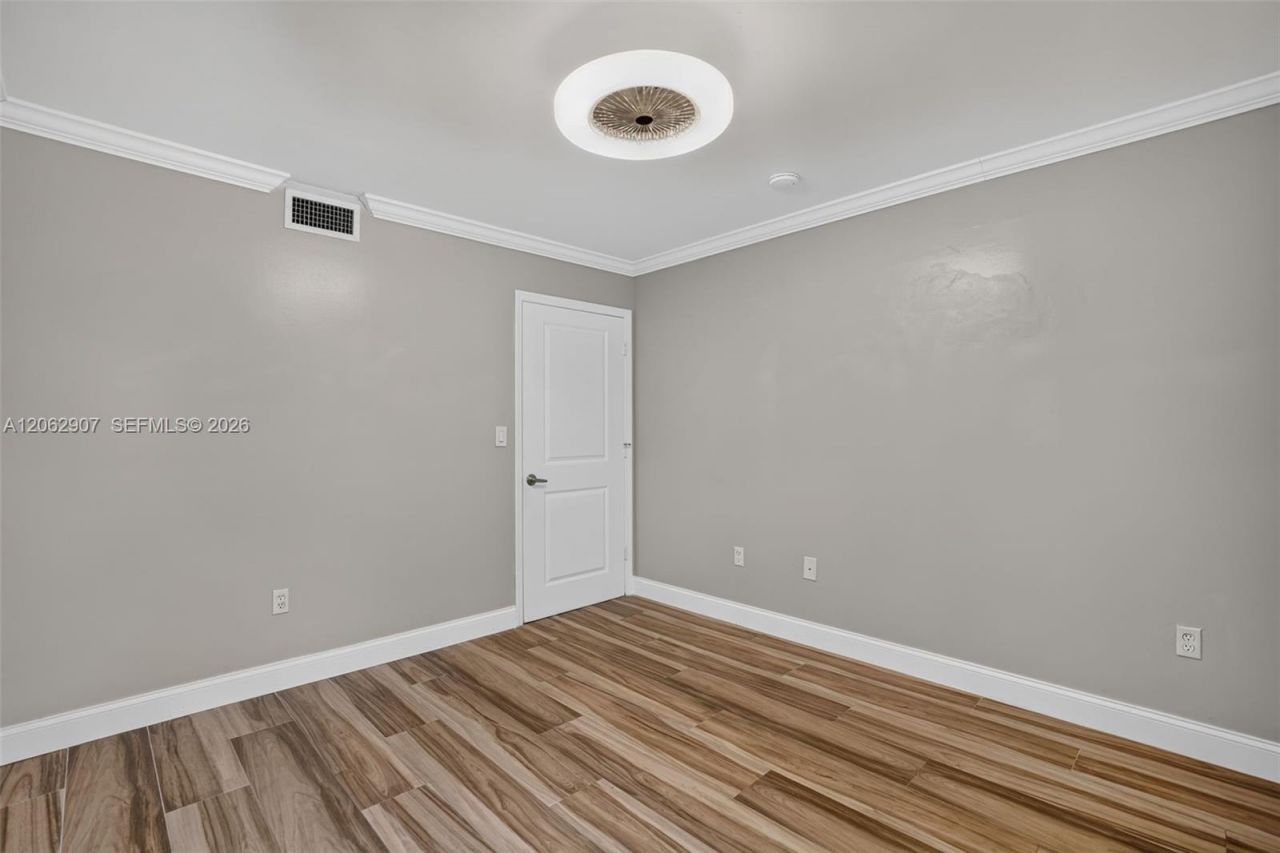 7085 NW 173rd Dr, Unit 403, Hialeah, FL 33015 Photo