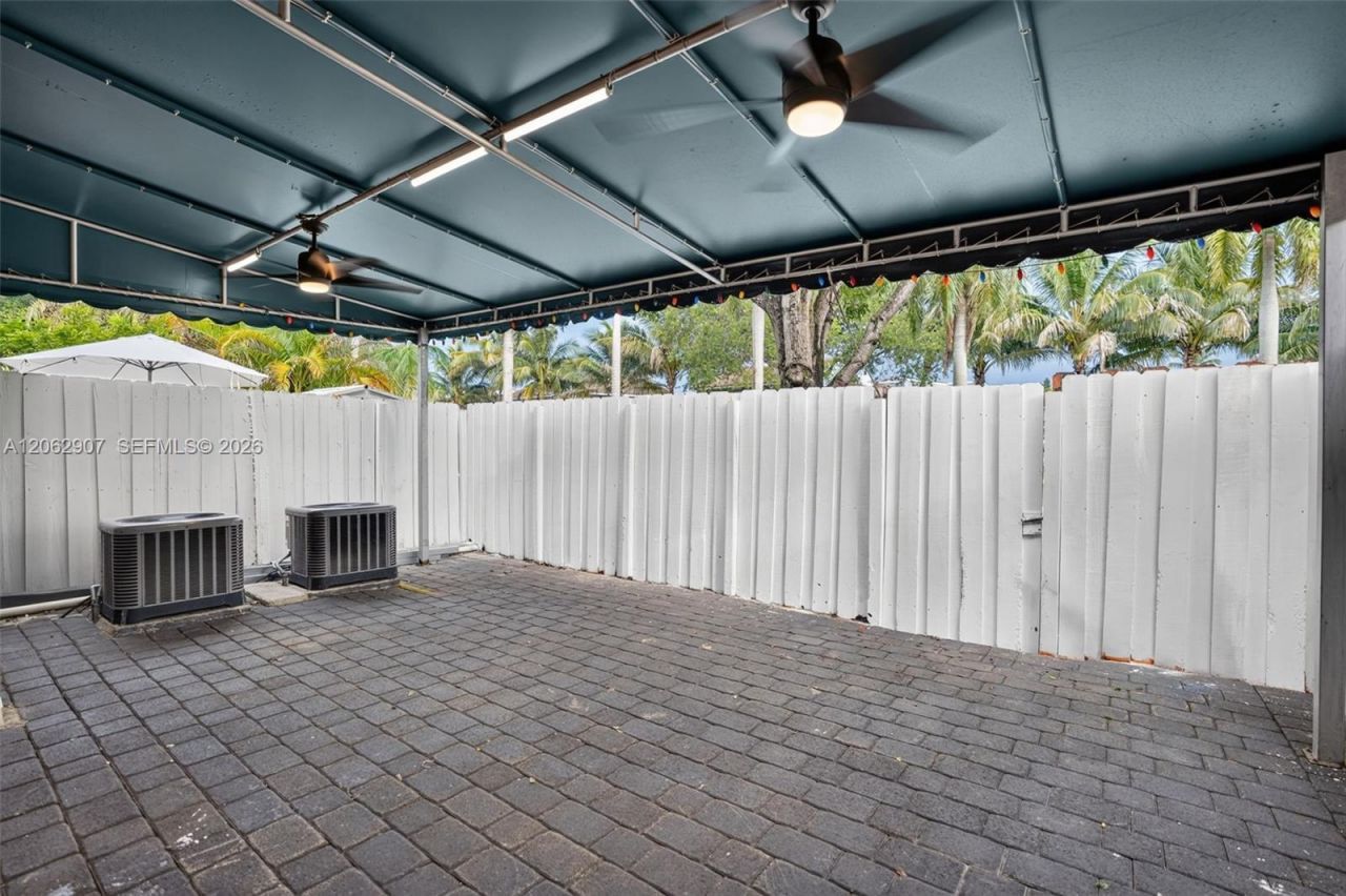 7085 NW 173rd Dr, Unit 403, Hialeah, FL 33015 Photo