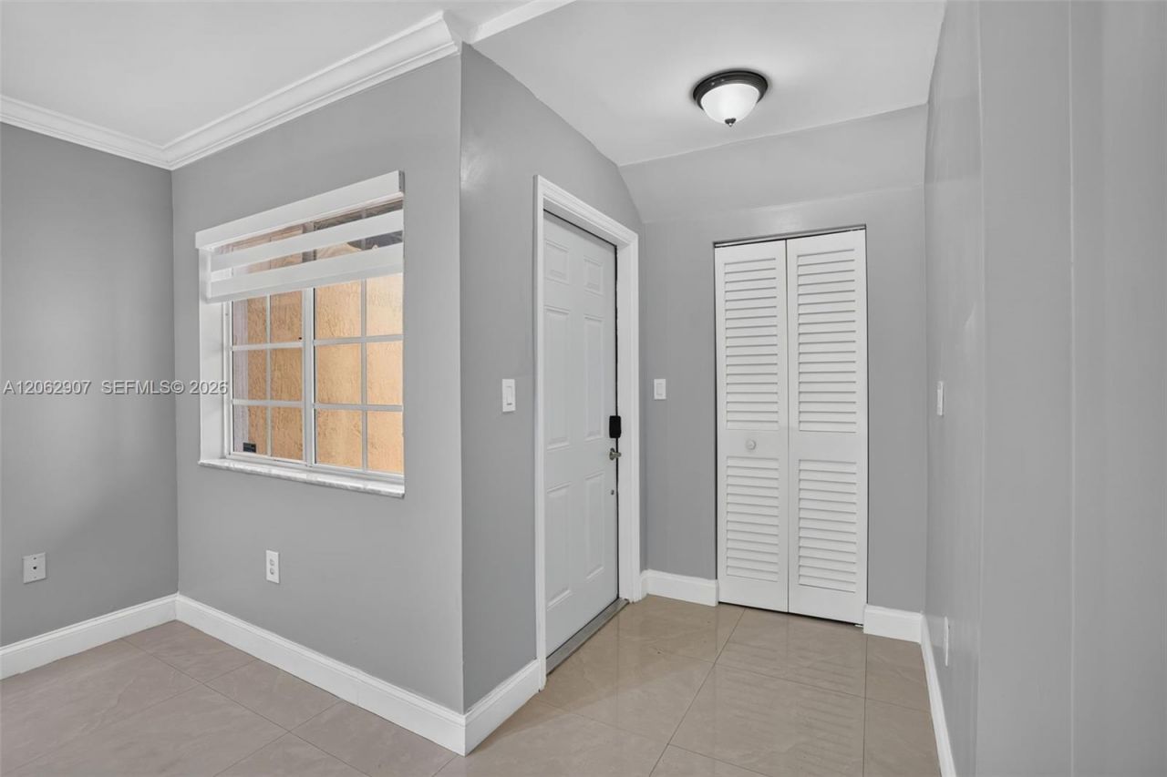 7085 NW 173rd Dr, Unit 403, Hialeah, FL 33015 Photo