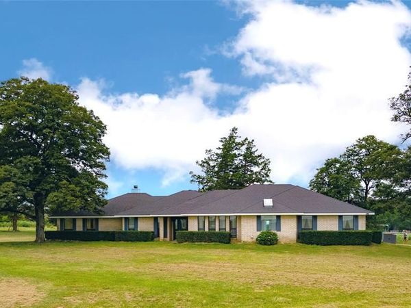 1712 CR 4240 , Mount Pleasant, TX 75455