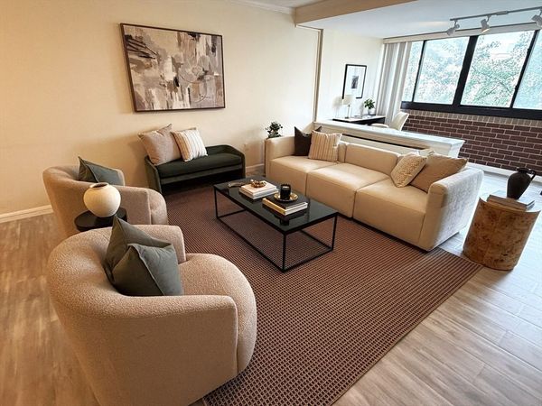 9 Hawthorne Pl, Unit 7H, Boston, MA 02114