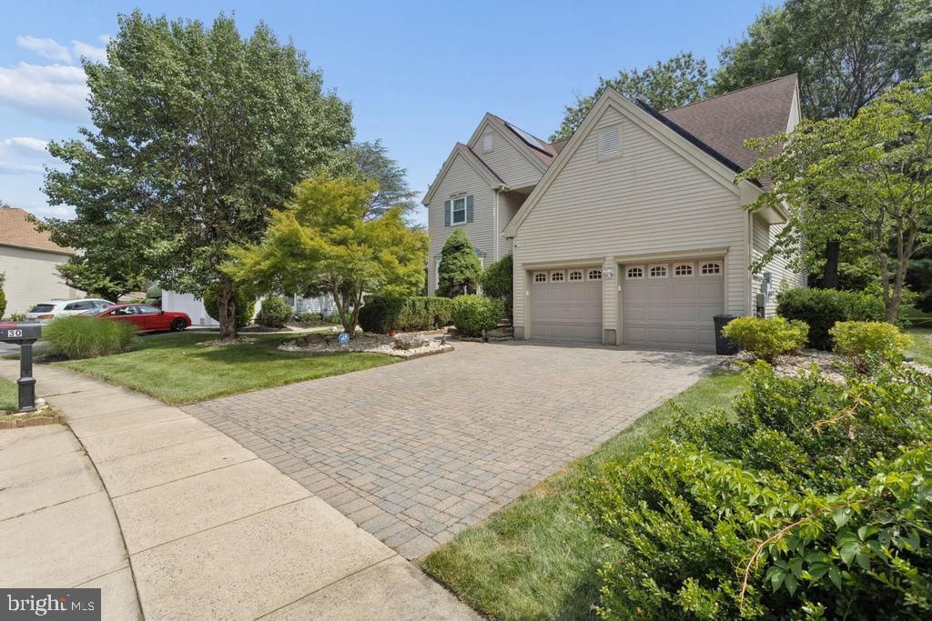 30 Larkspur Drive, Dayton, NJ 08810 Main Photo