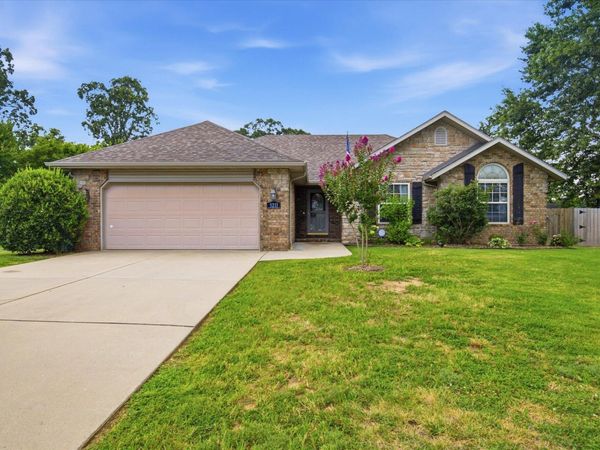 5211 S Fieldstone Road , Battlefield, MO 65619