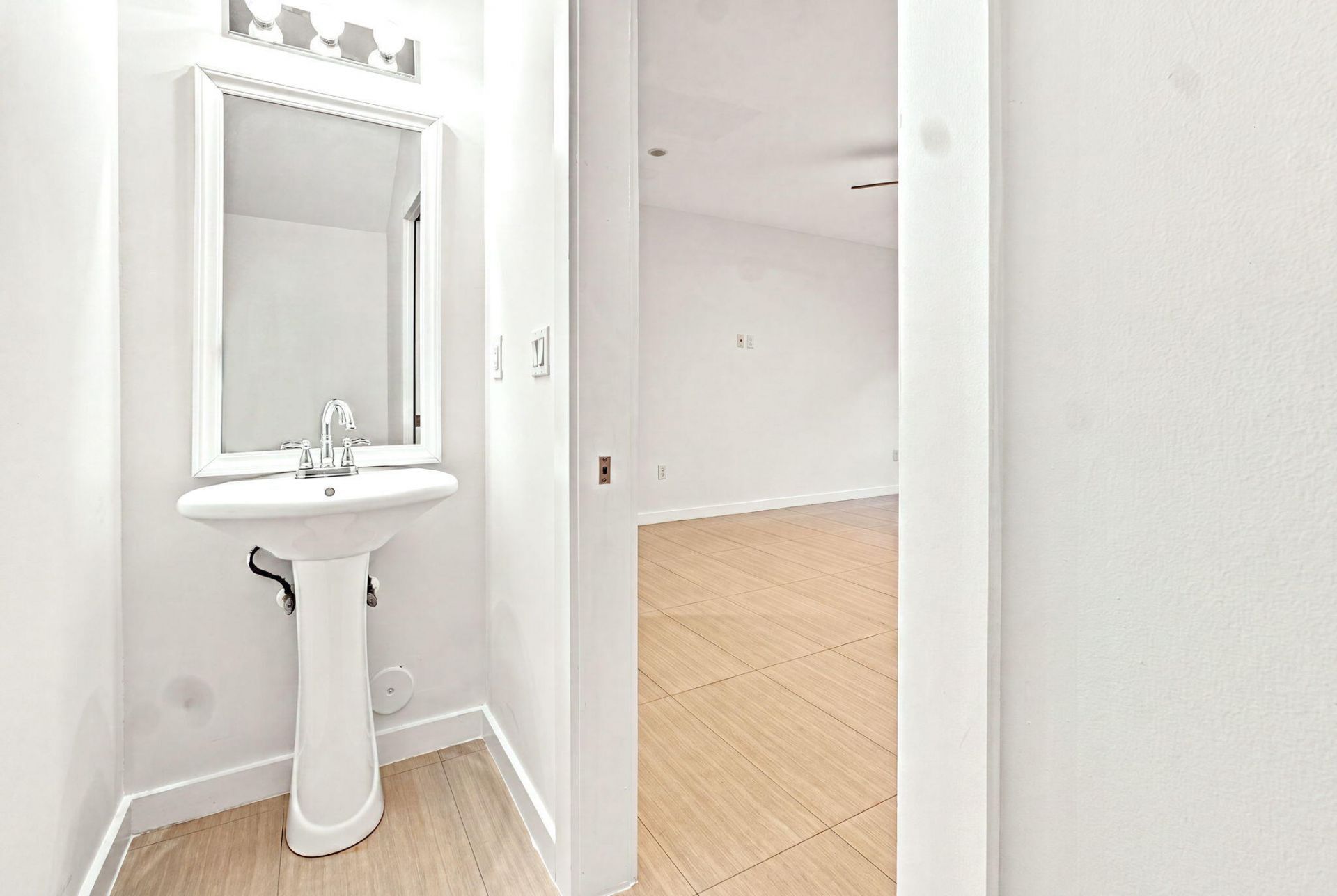 432 SE 16th Street, Unit 432, Fort Lauderdale, FL 33316 Photo