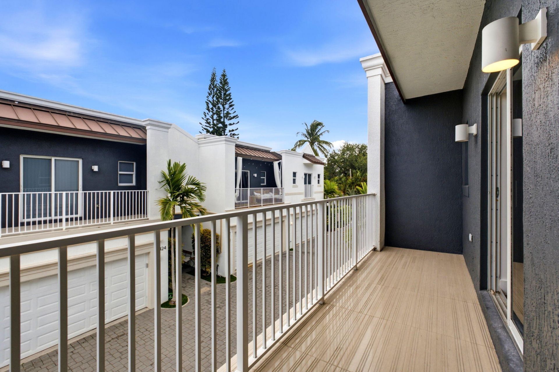 432 SE 16th Street, Unit 432, Fort Lauderdale, FL 33316 Photo