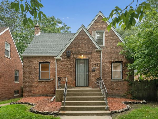 10106 S Crandon Avenue , Chicago, IL 60617