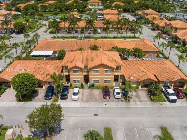 Unit 18233, Miami, FL 33157
