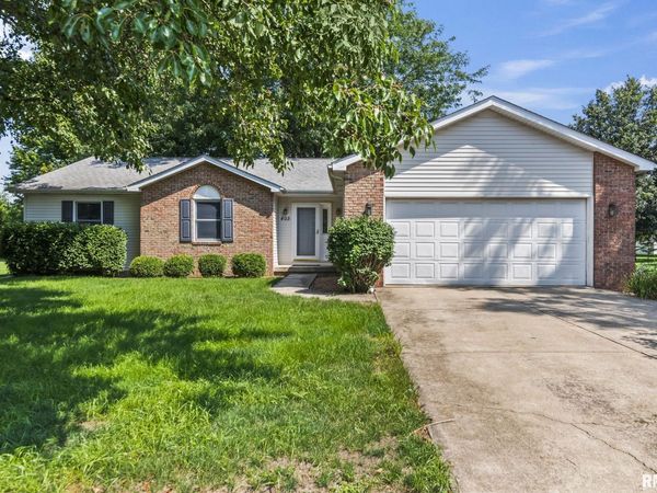 405 PHEASANT Run, Sherman, IL 62684