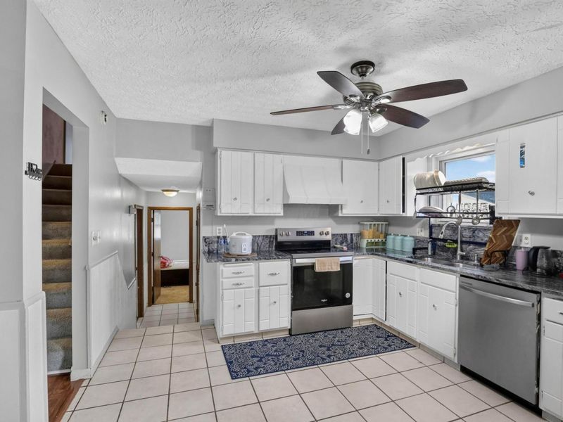 5071 Treeridge Street , Columbus, OH 43229 Photo 11