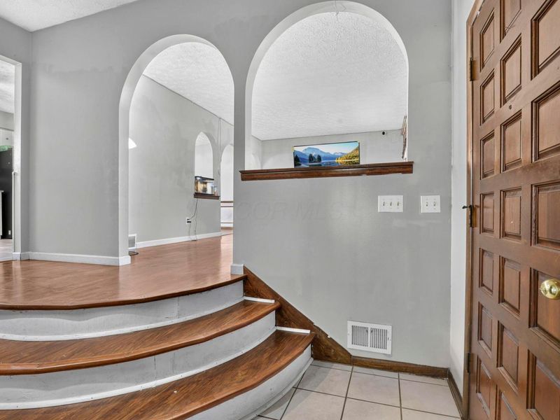 5071 Treeridge Street , Columbus, OH 43229 Photo 7
