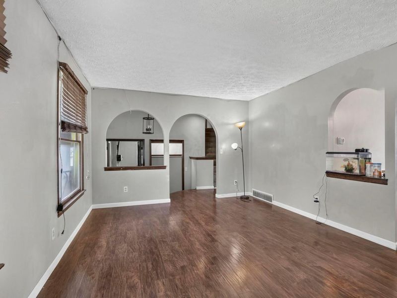 5071 Treeridge Street , Columbus, OH 43229 Photo 9