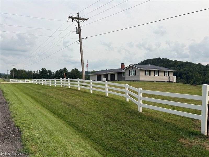15103 State Route 258 SW, Newcomerstown, OH 43832 Photo 2