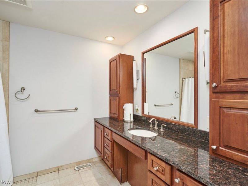 994 Worton Park Drive, Mayfield Village, OH 44143 Photo 22