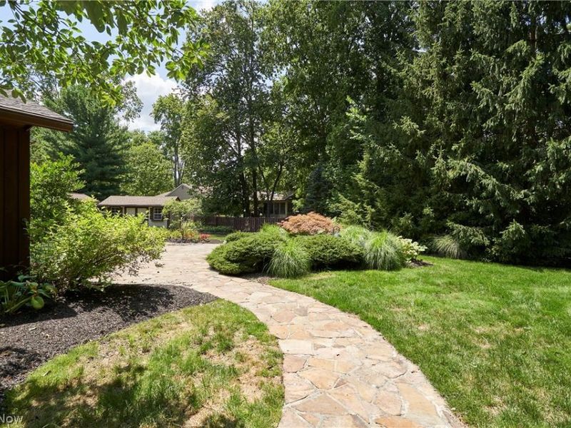 994 Worton Park Drive, Mayfield Village, OH 44143 Photo 36