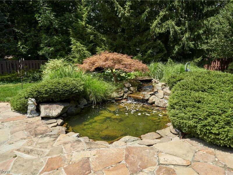 994 Worton Park Drive, Mayfield Village, OH 44143 Photo 8