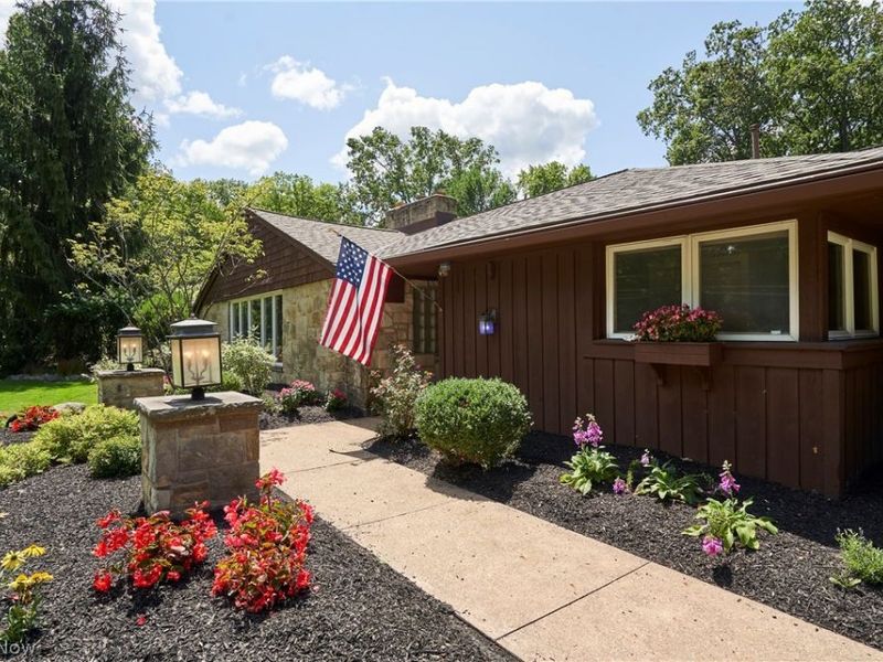 994 Worton Park Drive, Mayfield Village, OH 44143 Photo 9