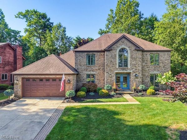 17553 Deer Ridge Circle , Strongsville, OH 44136