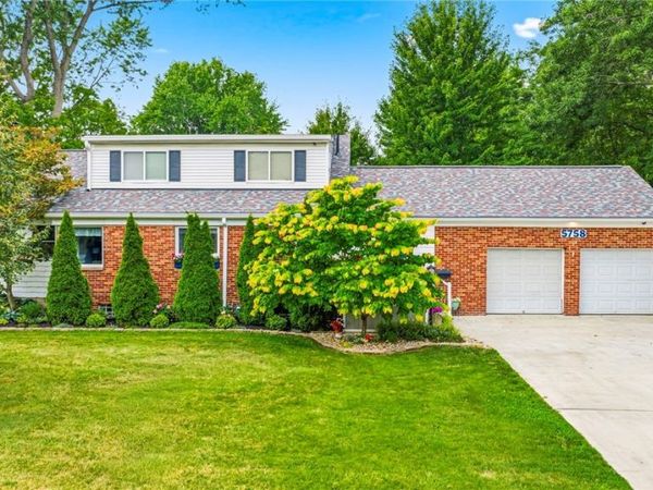 5758 Fitch Road , North Olmsted, OH 44070