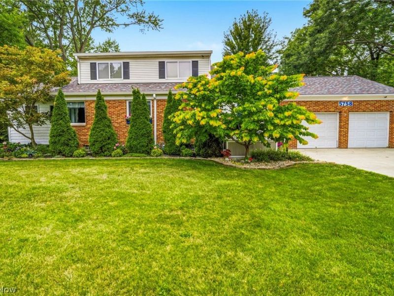 5758 Fitch Road, North Olmsted, OH 44070 Photo 5